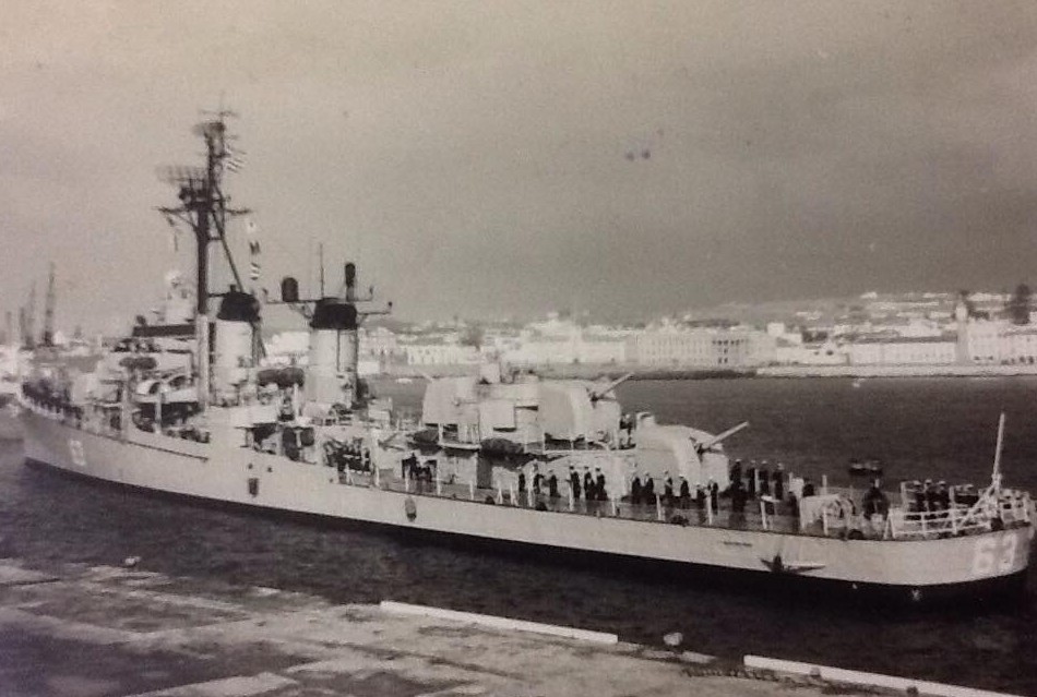 Το αντιτορπιλικό στις Αζόρες στο πρώτο του ταξίδι από USA για Ελλάδα