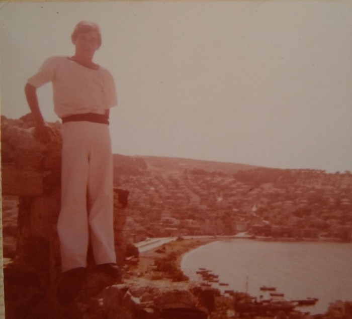 Douvis Castel 02